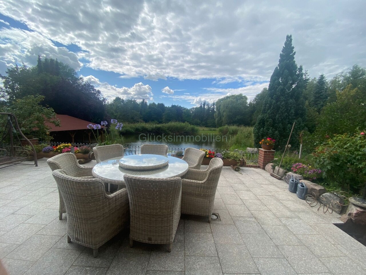 Großzügiges Traumanwesen mit herrlichem Teich im Westhavelland