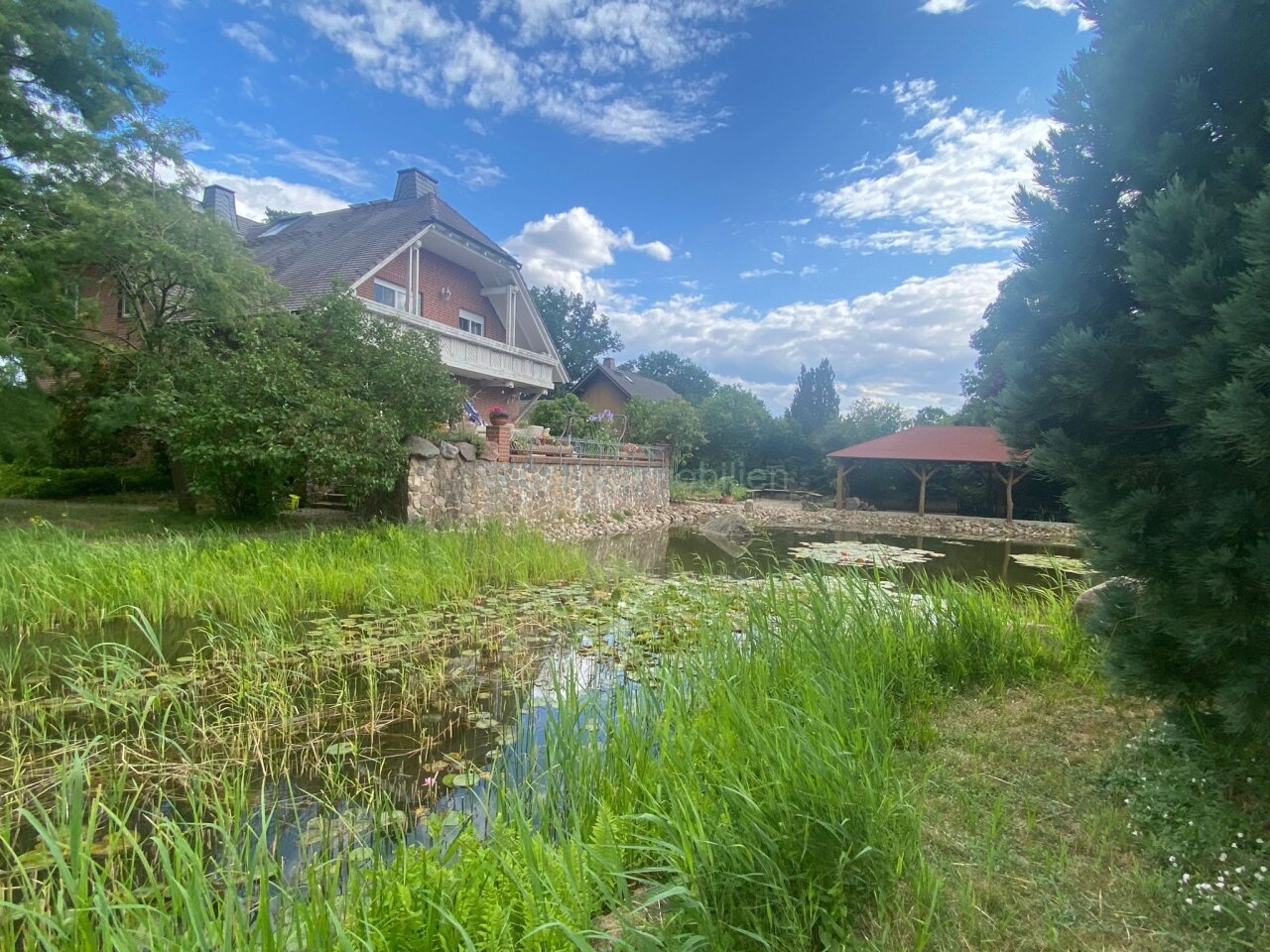 Großzügiges Traumanwesen mit herrlichem Teich im Westhavelland