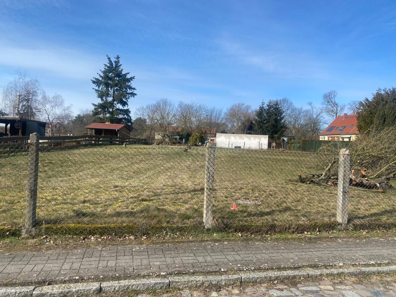 Baugrundstück für schmales Haus in Stahnsdorf OT