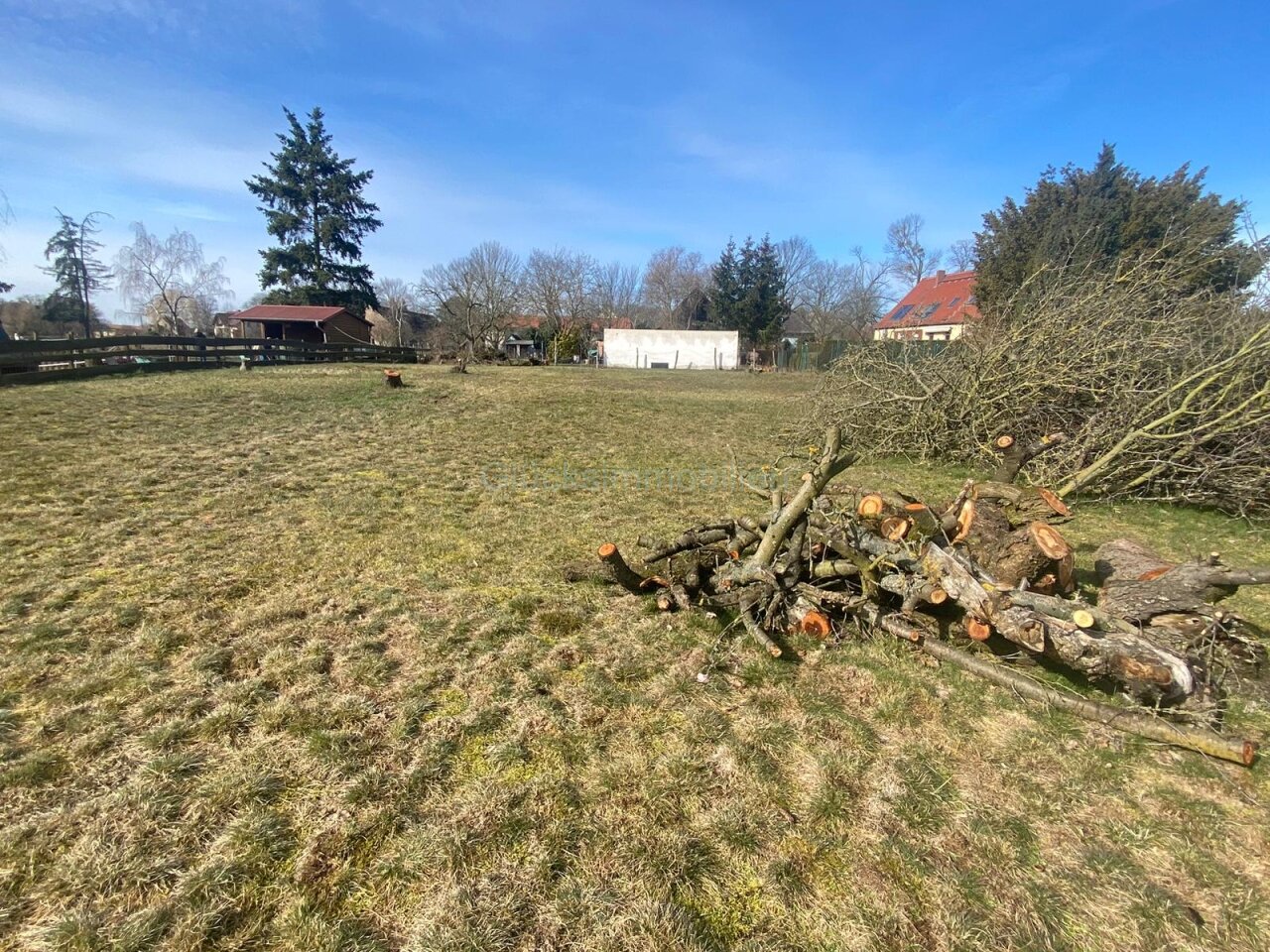 Baugrundstück für schmales Haus in Stahnsdorf OT