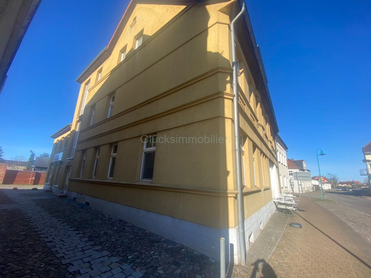 Wohn-und Geschäftshaus in Zentrumslage Rhinow - Renditesteigerung möglich!