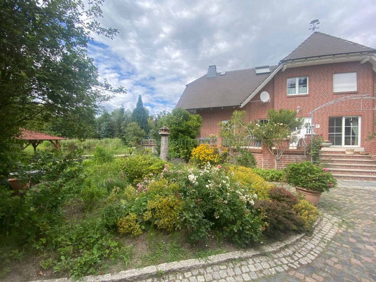 Großzügiges Traumanwesen mit herrlichem Teich im Westhavelland