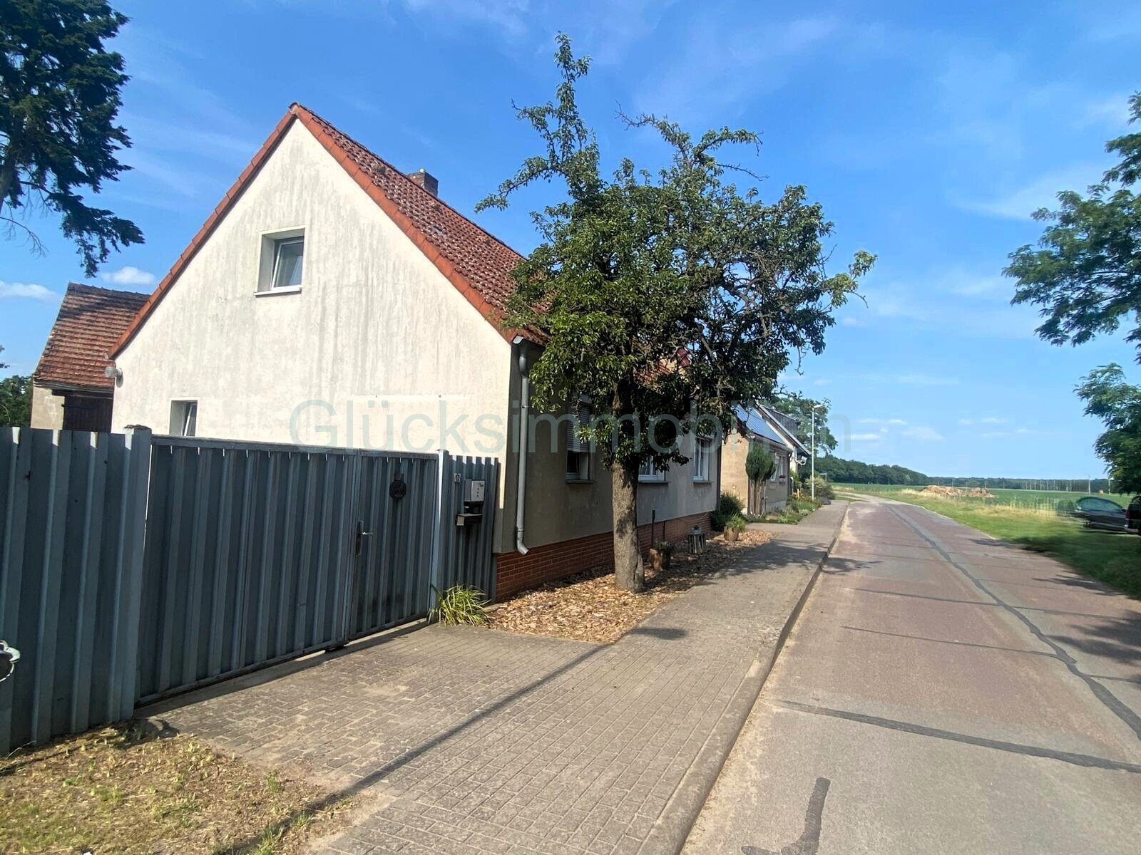Ansicht Straße andere Seite Ansicht Straße andere Seite